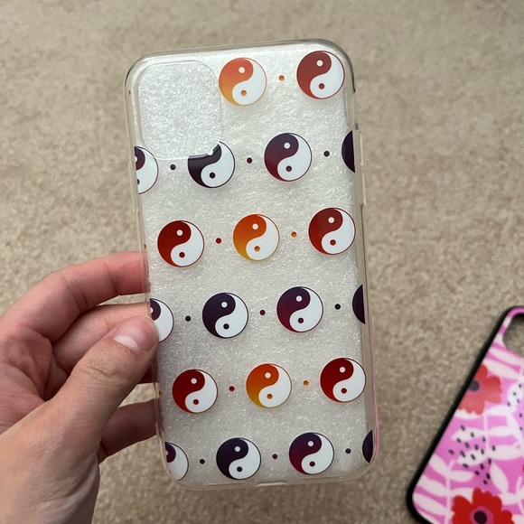 iPhone XR/11 iPhone case bundle - Picture 2 of 4